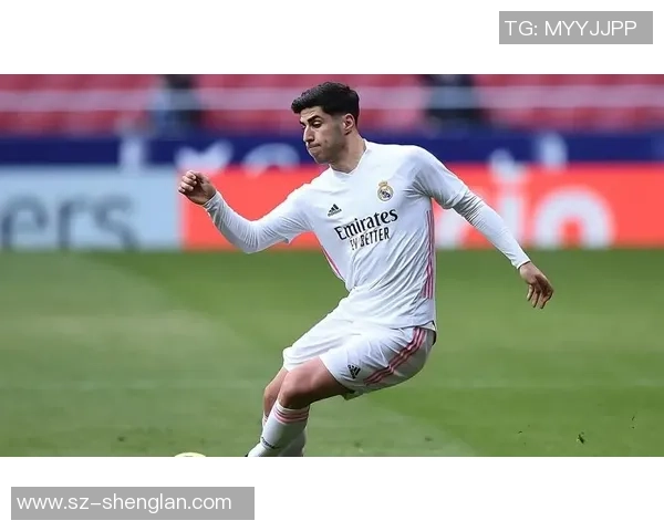 足球场球星停球技巧解析如何提高停球精准度和控制力