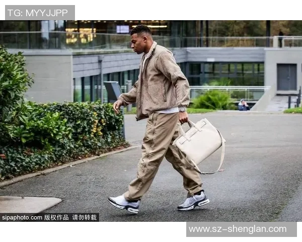 足球球星短裤设计背后的潮流趋势与运动舒适性探索